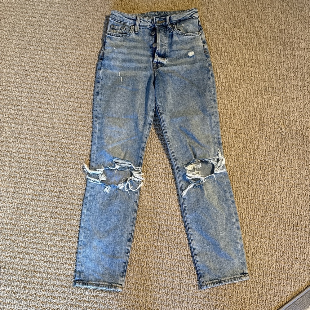 H&M Ultra High Rise MOM JEANS